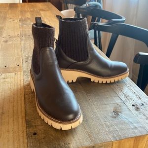 Coconuts by Matisse Sock Booties